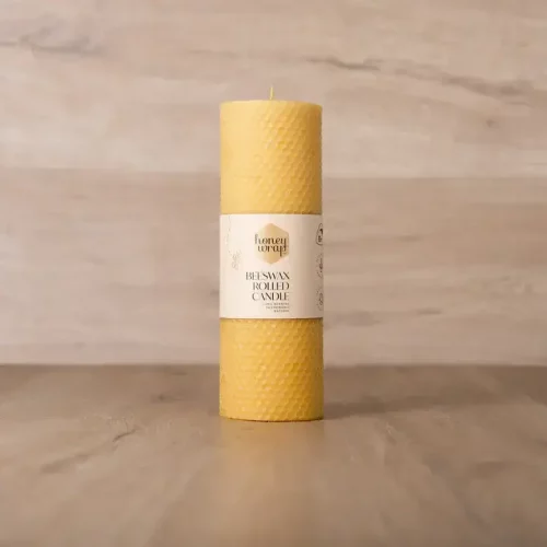 Honeywrap Beeswax Wide Candle 21cm