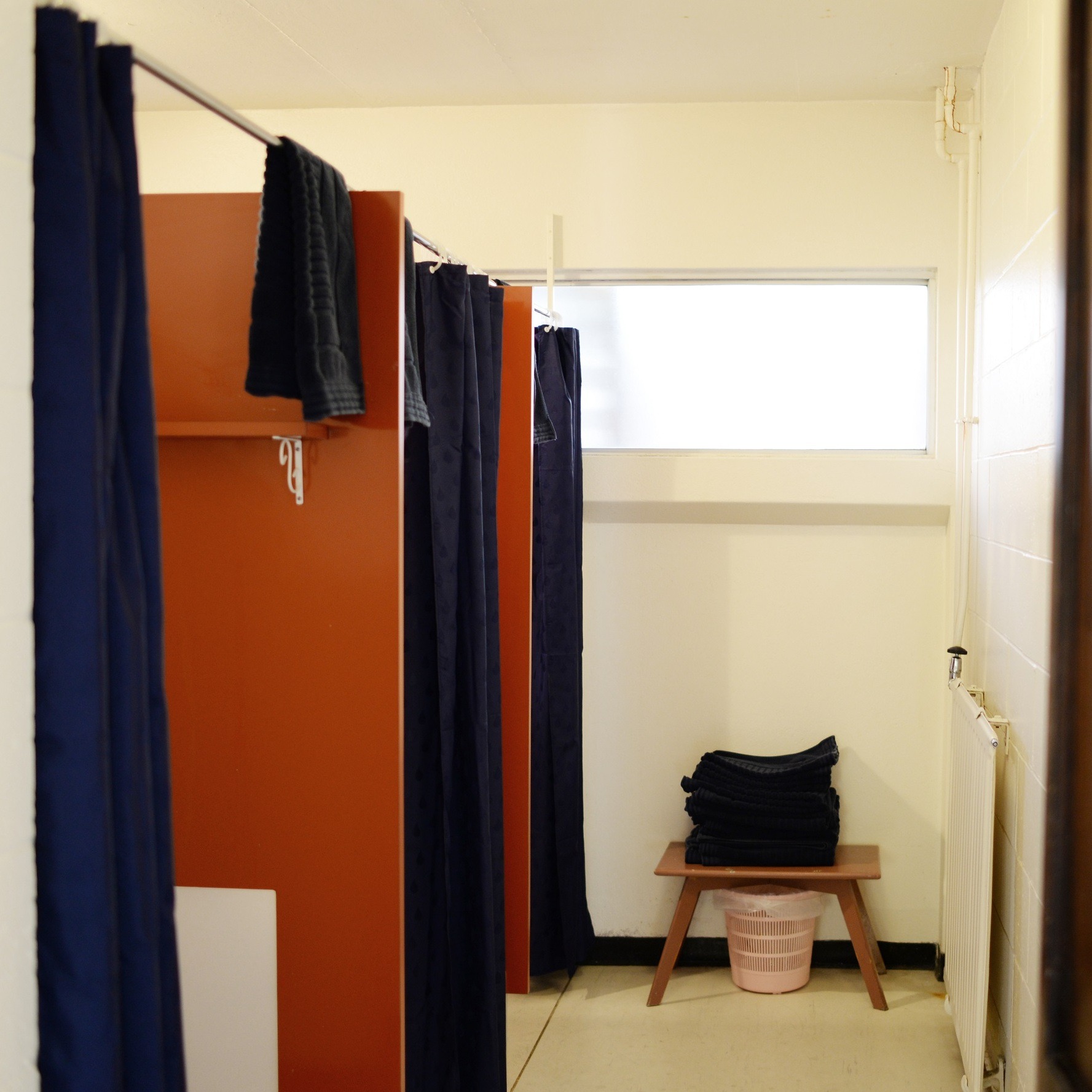 college block bathroom reduce size